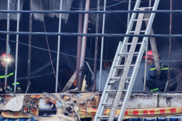 Tin tức trong ngày - Phát hiện 1 người chết trong vụ cháy dãy nhà gần bến xe miền Đông cũ