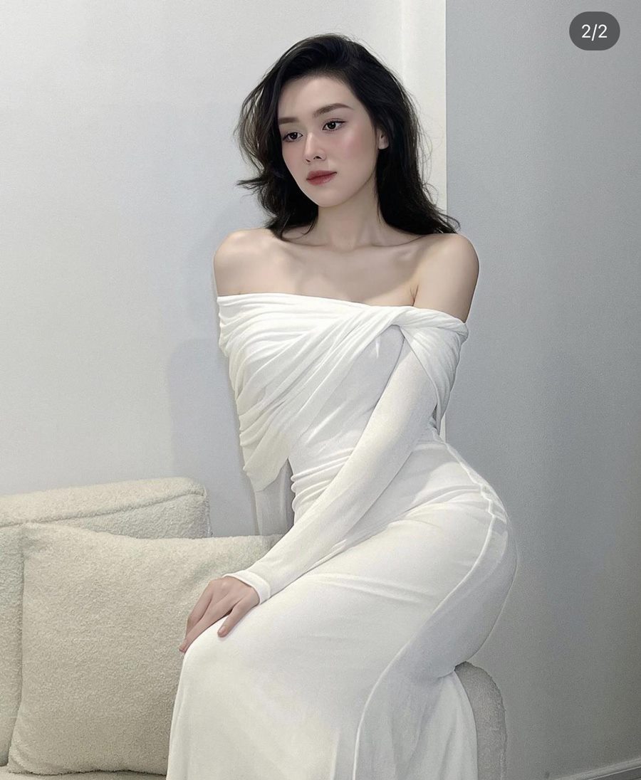 Tường San được biết tới khi trở thành á hậu của Hoa hậu Thế giới Việt Nam 2019. Cô có nhan sắc ngọt ngào cùng học vấn đáng ngưỡng mộ. Được biết, Tường San theo học trường RMIT và gặt hái được những thành tựu nhất định trước khi thi sắc đẹp.