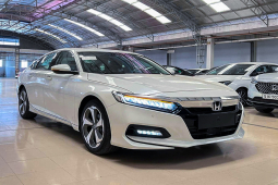 Honda Accord giảm giá mạnh lên đến 150 triệu đồng