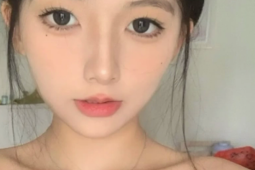 Bạn trẻ - Cuộc sống - Danh tính cô gái xinh đẹp bỗng dưng nổi tiếng bất đắc dĩ khi đi xem thần tượng biểu diễn