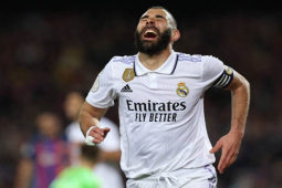 Bóng đá - Benzema 2 trận ghi liền 2 hat-trick: Xavi ngán ngẩm, HLV Ancelotti cạn lời khen