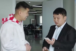 Clip hài hước - Chàng trai cay đắng khi nhiệt tình quan tâm vẫn bị sếp đuổi việc