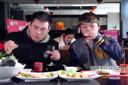 Clip hài hước - Thanh niên nói xấu bố sau lưng và cái kết khó đỡ