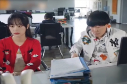 Clip hài hước - "Oan gia ngõ hẹp" khi chàng trai nghỉ việc sang chỗ mới vẫn gặp sếp cũ