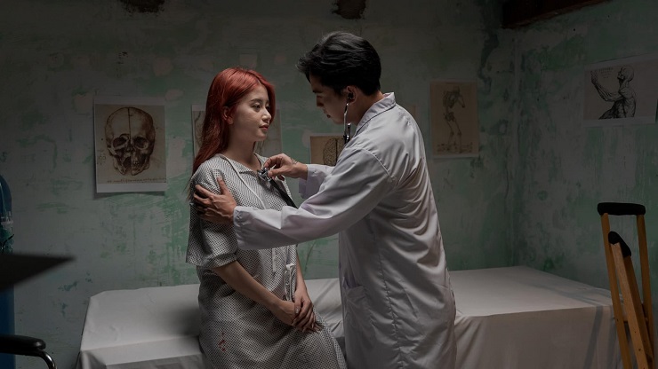 Hồ Quang Hiếu vào vai bác sĩ trong MV mới công bố