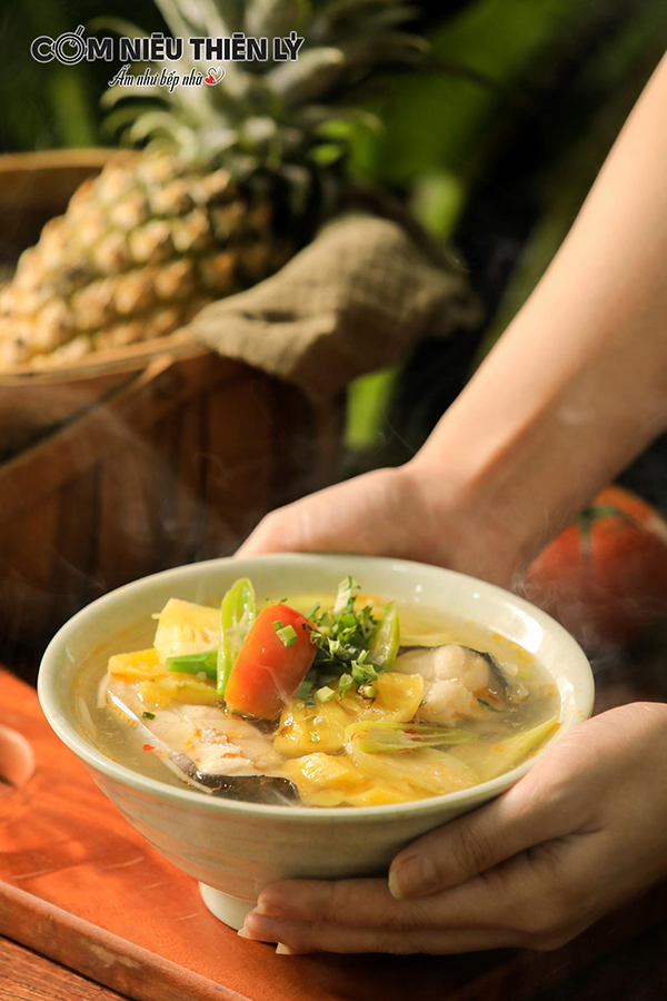 Canh chua cá bóp chua thanh, nóng hổi là món ngon được nhiều người lựa chọn.