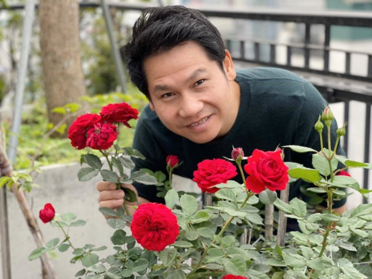 Đăng clip con gái đánh đàn bên hồ cá Koi, Trọng Tấn để lộ không gian bao người mơ ước - 12