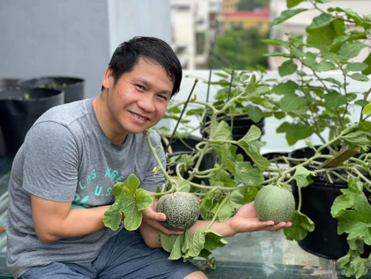 Đăng clip con gái đánh đàn bên hồ cá Koi, Trọng Tấn để lộ không gian bao người mơ ước - 15