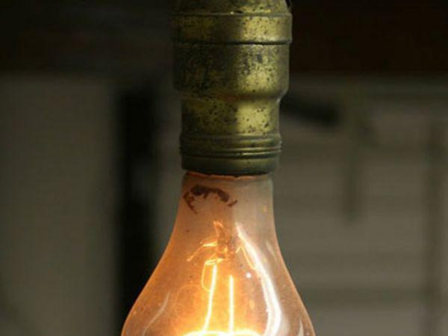 Bí ẩn bóng đèn sợi đốt lâu nhất thế giới, phát sáng hơn 120 năm vẫn không hỏng