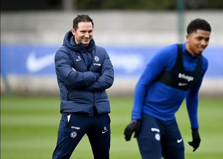 HLV Frank Lampard tham gia buổi tập đầu tiên ở Chelsea tại Cobham 