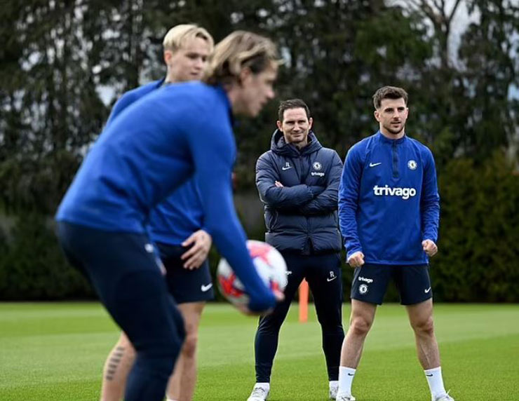 Lampard ra sân tái hợp Chelsea: Dàn sao tươi cười, fan mơ hạ Real vô địch Cúp C1 - 2