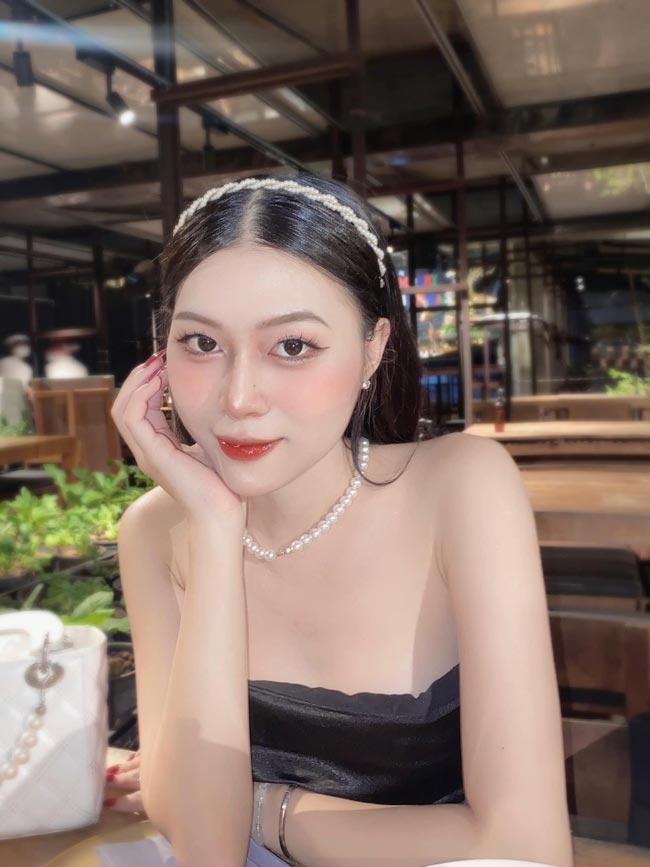 Năm 18 tuổi, Khánh An bắt đầu tiêm hormone nữ.&nbsp;
