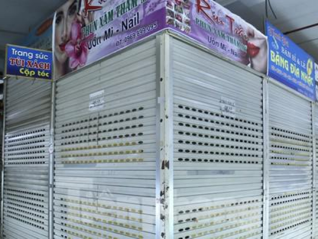 Thị trường - Tiêu dùng - Kinh doanh ế ẩm, hàng loạt tiểu thương đóng ki-ốt