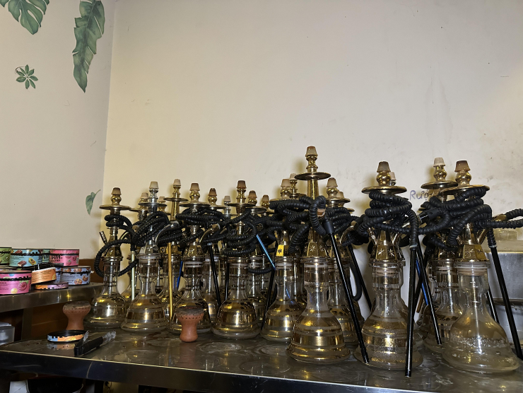 Dụng cự được sử dụng để hút shisa