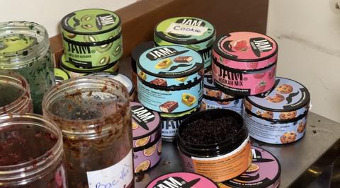 Theo chân tổ công tác Công an TPHCM kiểm tra chốn ăn chơi ở phố Tây lúc nửa đêm - 19