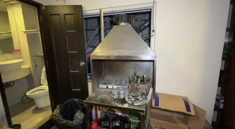 Theo chân tổ công tác Công an TPHCM kiểm tra chốn ăn chơi ở phố Tây lúc nửa đêm - 21