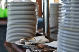 Media - Mối nguy đáng sợ cho sức khỏe nếu cất bát đĩa còn ướt