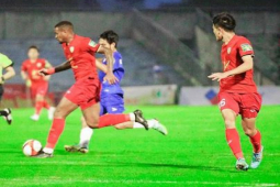 Bóng đá - Video bóng đá Hà Tĩnh - Đà Nẵng: Thế trận căng thẳng, thót tim phút 90 (V-League)