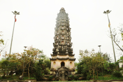 Tin tức trong ngày - "Báu vật" nặng 9 tấn nằm giữa lòng hồ ở Nam Định