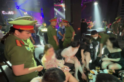 Tin tức trong ngày - Tin tức 24h qua: Bí mật bên trong căn phòng kín đáo ở phố Tây Bùi Viện