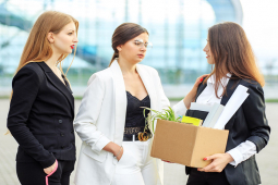 Thời trang Hi-tech - Apple bắt đầu cắt giảm nhân sự "nhỏ giọt"