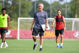 Bóng đá - "Độc lạ" đội Mourinho: AS Roma truy tìm "gián điệp" buổi tập, đua vé Cúp C1