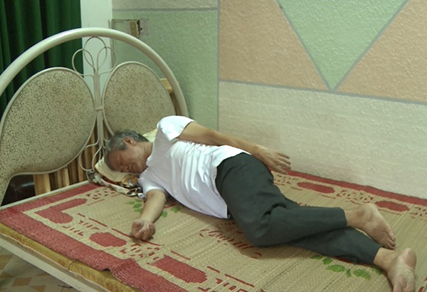 Bác Hà Văn Cừ mệt mỏi, mất ngủ vì tiểu đêm, tiểu nhiều lần.