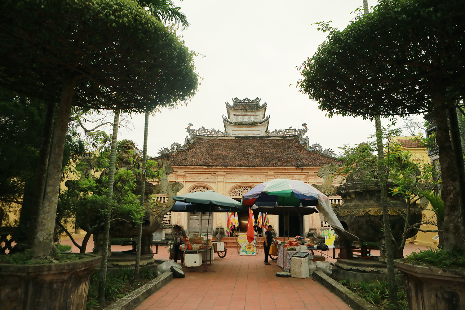Chùa Cổ Lễ, thị trấn Cổ Lễ (huyện Trực Ninh, Nam Định) là một trong những danh lam thắng cảnh nổi tiếng, một di tích lịch sử – văn hoá đặc biệt cấp Quốc gia của vùng đồng bằng châu thổ sông Hồng