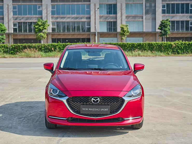 Đánh giá Mazda 2, mẫu xe có thiết kế mượt mà dành cho phái nữ - 1