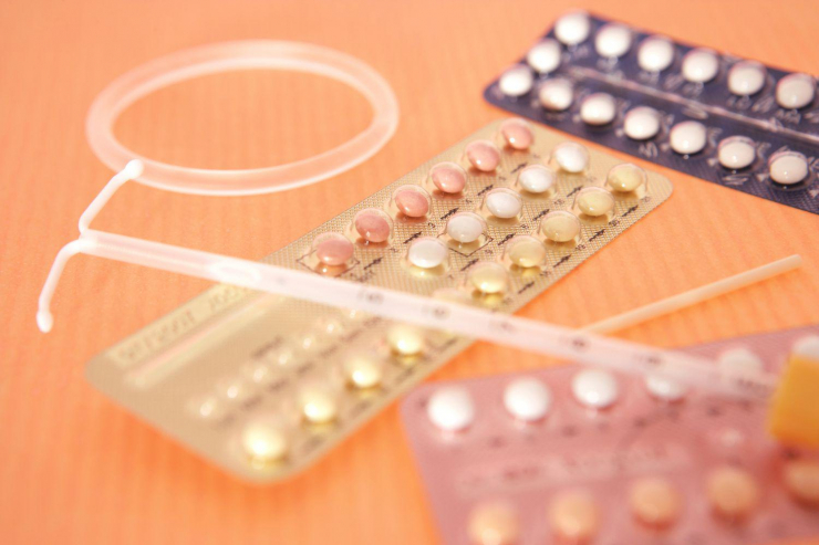 Các biện pháp tránh thai nội tiết tố như thuốc tránh thai, que cấy tránh thai, vòng âm đạo, vòng tránh thai nội tiết đều không gây vô sinh.