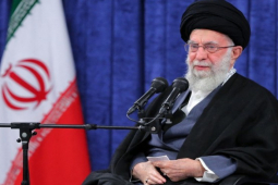 Giáo chủ Iran: Mỹ ngày càng suy yếu trên toàn cầu