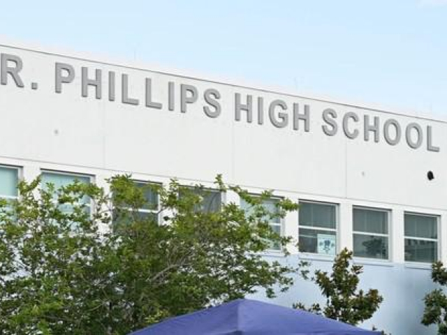 Thế giới - Yêu cầu học sinh viết cáo phó trước buổi diễn tập đối phó xả súng, giáo viên bị sa thải