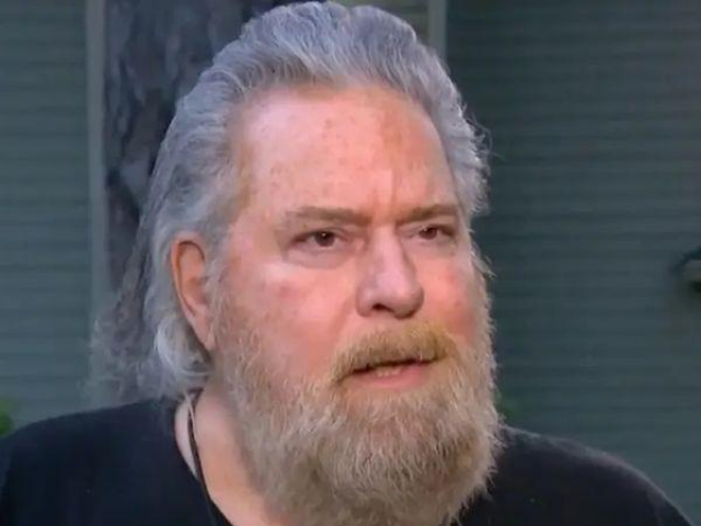 Giáo dục - du học - Yêu cầu học sinh viết cáo phó, nam giáo viên bị sa thải