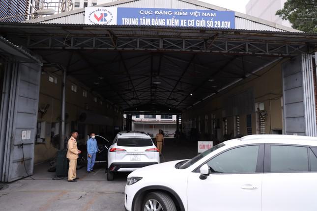 Hiệp hội Vận tải ô tô Việt Nam kiến nghị cho phép xe không kinh doanh được giãn chu kỳ kiểm định ngay từ chu kỳ hiện tại mà không cần đưa xe đến trung tâm đăng kiểm.