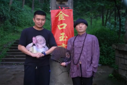 Clip hài hước - Thầy này xem bói chuẩn không lệch đi đâu được