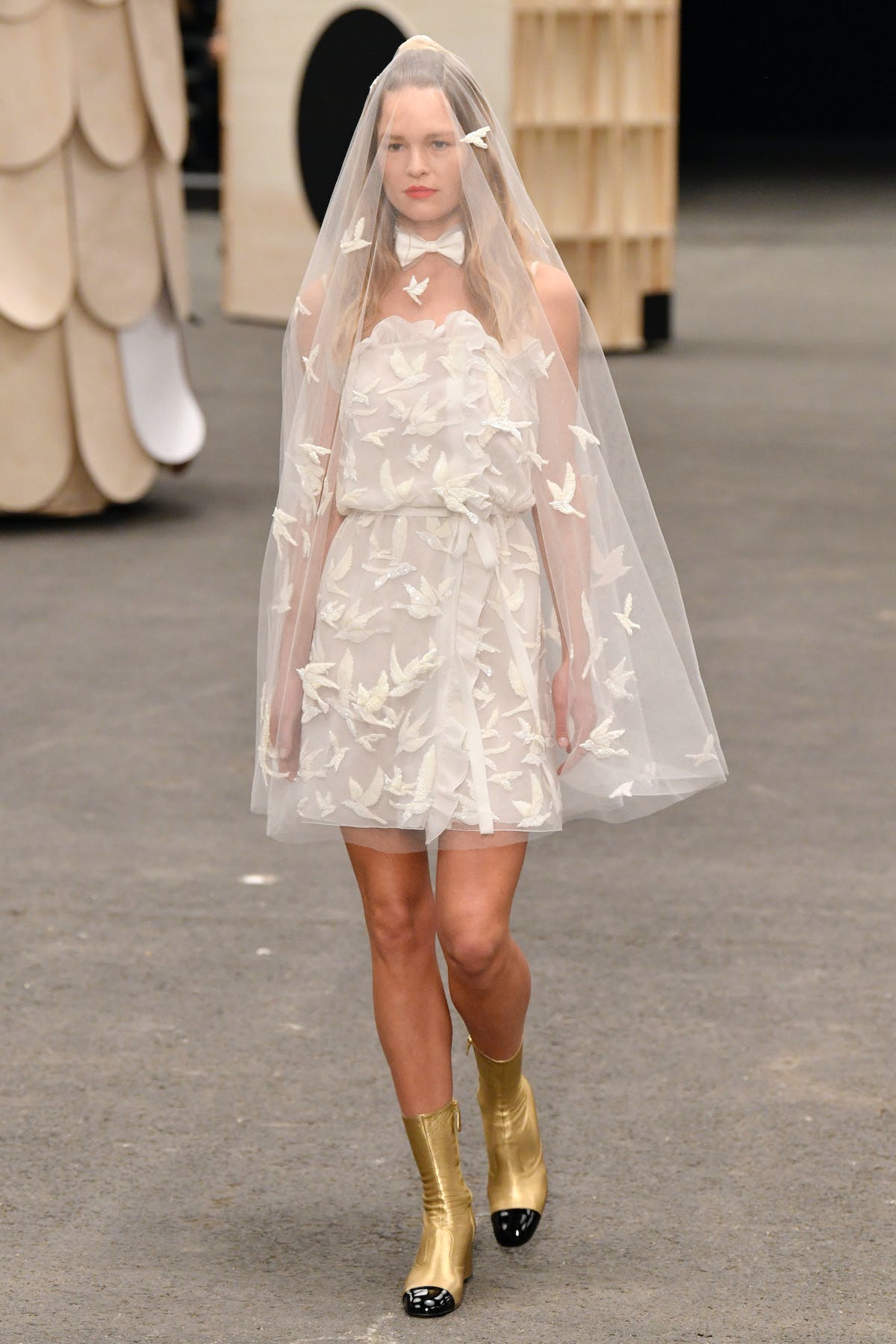 6 xu hướng váy cưới mùa xuân để lộng lẫy nhất trong ngày đặc biệt của bạn - 2