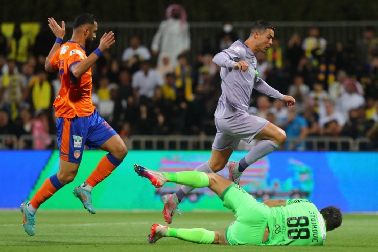 Ronaldo "tịt ngòi", Al Nassr bị cầm hòa không bàn thắng