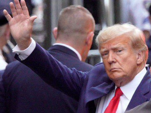 Thế giới - Ông Trump quay lại New York, "đấu" tiếp với tổng chưởng lý bang?