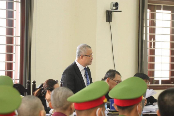 Luật sư Đặng Đình Mạnh tham gia bào chữa cho các bị cáo trong vụ án Tịnh thất Bồng Lai. Ảnh: HD