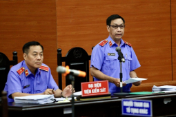 Tin tức trong ngày - Vụ buôn lậu 200 triệu lít xăng: Vì sao chỉ 1 'ông trùm' được VKS đề nghị giảm án?