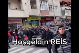 Thế giới - Video: Đội quân vệ sĩ hùng hậu chạy theo xe chở Tổng thống Thổ Nhĩ Kỳ