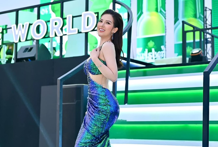Thu Hà đầu tư chỉn chu cho hình ảnh mỗi lần đi làm.&nbsp;

