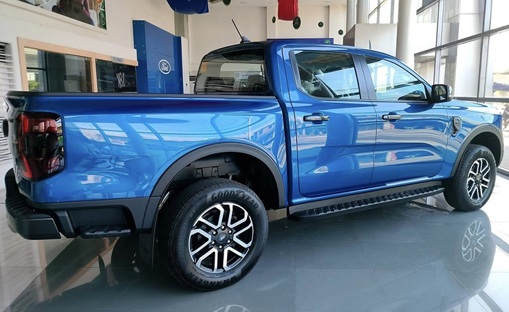 Ford Ranger sắp có thêm bản Sport tại Việt Nam, giá 864 triệu đồng - 5