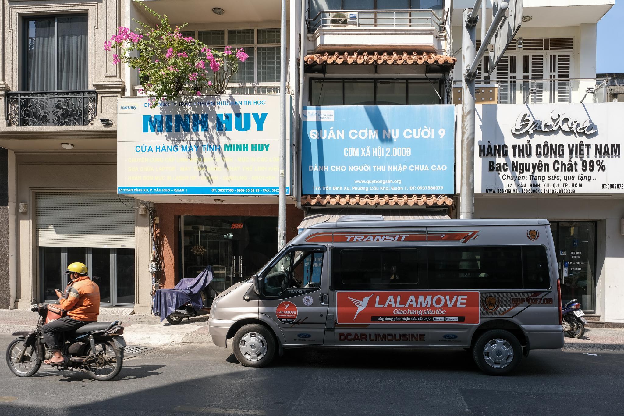 Thông qua gói tài trợ, Quỹ Bông Sen có thể chủ động đặt xe giao hàng thông qua nền tảng Lalamove với đa dạng loại hình vận chuyển