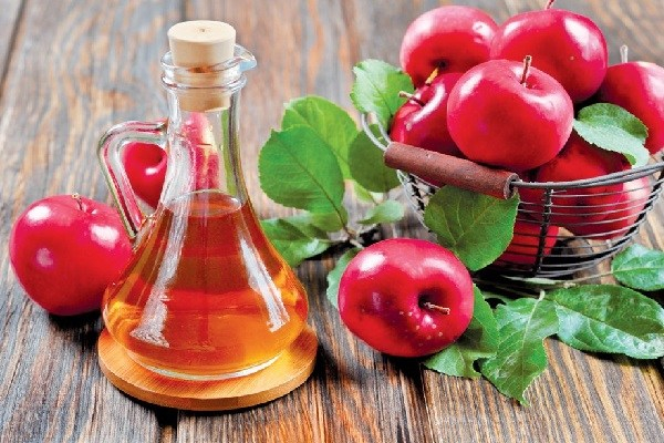 Giấm táo giúp giảm gàu, ngứa da đầu