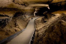 Cùng khám phá hệ thống hang động dài nhất thế giới với vô vàn ngóc ngách và thạch nhũ tuyệt đẹp