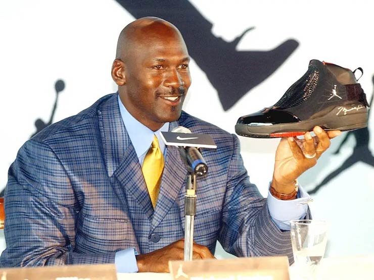 Michael Jordan được ước tính đã kiếm về 3,3 tỷ USD trong sự nghiệp thể thao