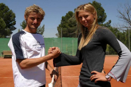 Thể thao - Tay vợt đồng hương Nadal khiến Sharapova "say đắm" vì tình là ai?