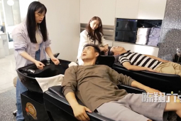 Clip hài hước - Tiệm cắt tóc bất ổn khiến khách hàng phải hoang mang