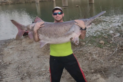 Thế giới - Mỹ: Cần thủ câu được cá "quái vật thời tiền sử" nặng 46kg